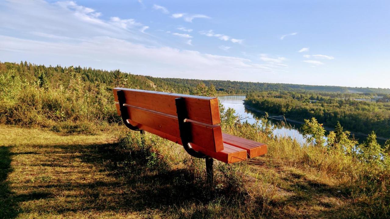 U Of A Homestay, Trails & Whyte Ave Edmonton Bagian luar foto